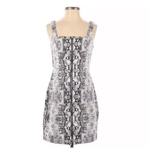 Bar III Women’s Black & White Snakeskin Print Front Zip Dress Size 8